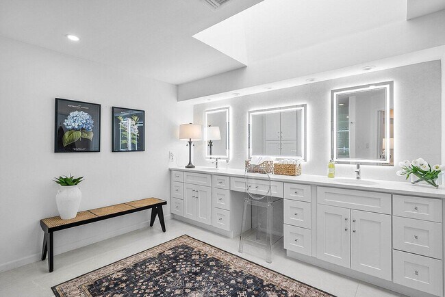 Building Photo - 18 Bristol Ln