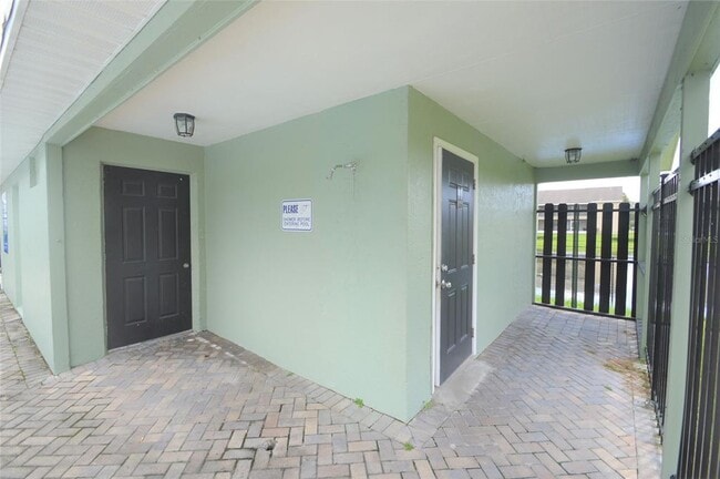 Building Photo - 4227 Pershing Pointe Pl