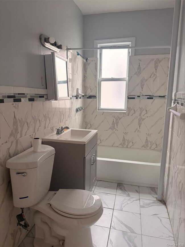 Building Photo - 173-32 82nd Ave