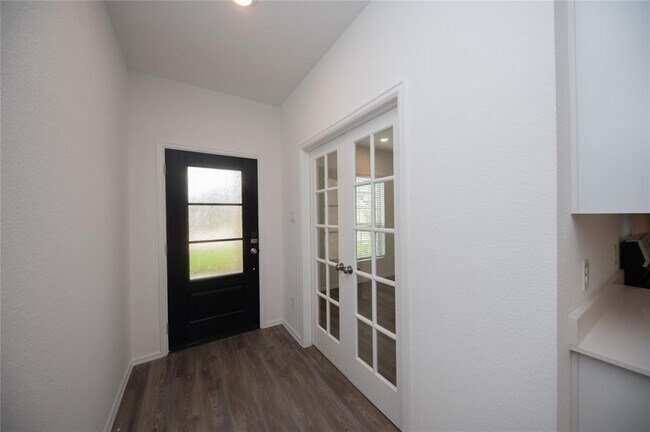 Building Photo - 7322 Bartoncliff