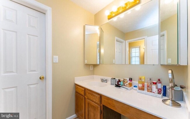 Building Photo - 6006 Bobcat Ct
