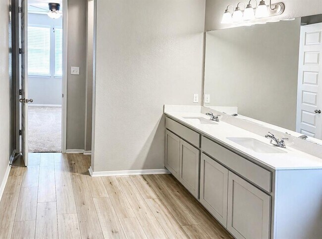 Building Photo - 133 Fabion St