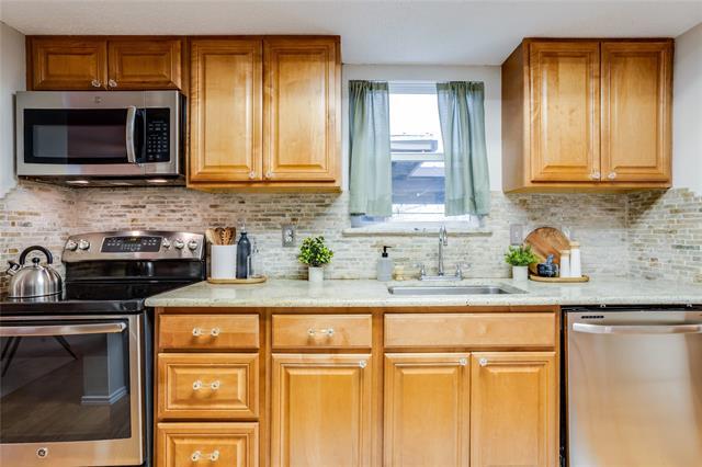 Building Photo - 441 Compton Ln