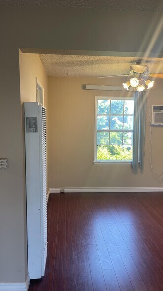 Building Photo - 410 S Sierra Madre Blvd