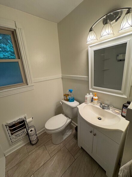 Building Photo - 317 Metairie Heights Ave