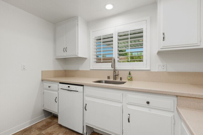 Building Photo - 2322 Via Puerta
