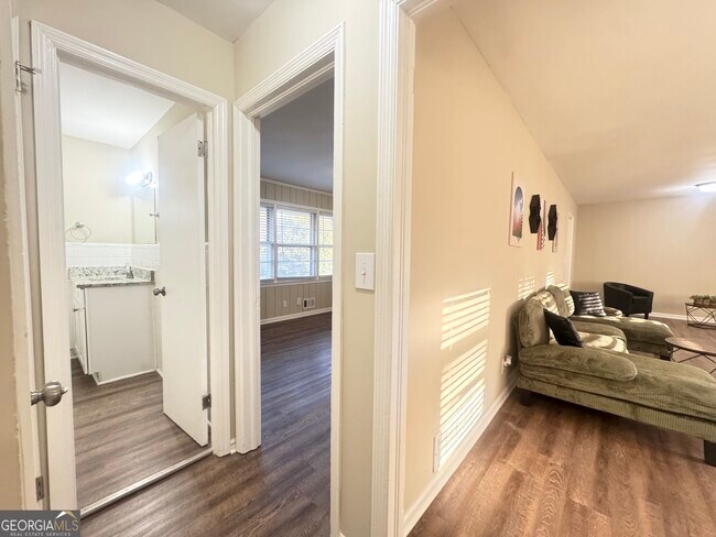 Building Photo - 3820 Union Rd SW