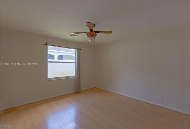 Building Photo - 18520 SW 39th Ct
