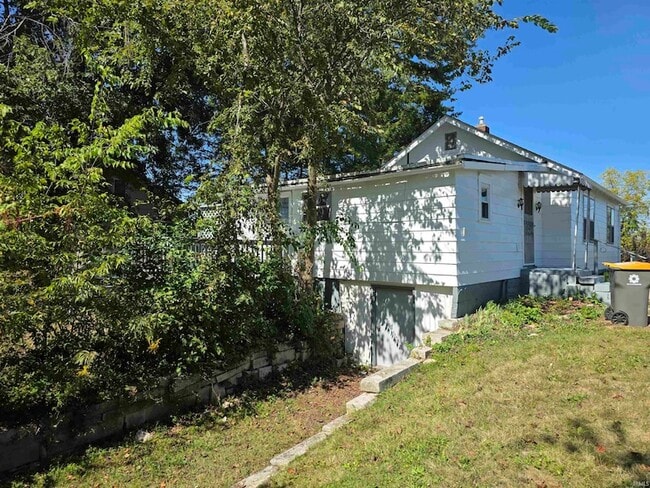 Building Photo - 921 W Gourley Pike