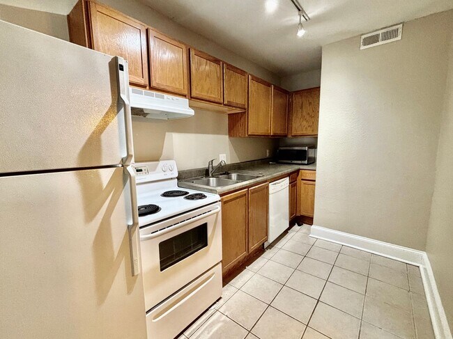 Building Photo - The Belmar