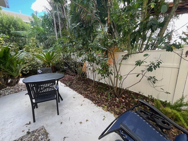 Building Photo - 1948 NE 2nd St