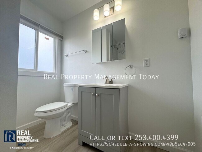 Building Photo - 8420 S Tacoma Way