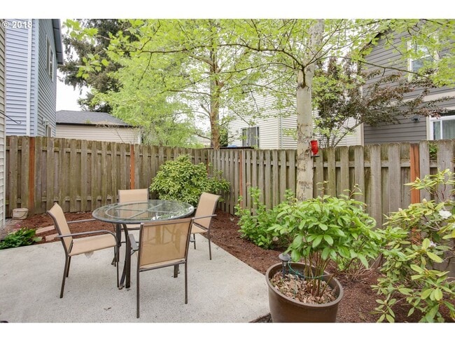 Building Photo - Charming North Portland 3 Bed 2.5 Bath Kenton Neighborhood House ~ Garage, A/C & Washer & Dryer!