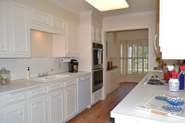 Building Photo - Charming 2 Bed, 2 Bath Home in Waco - Perf...