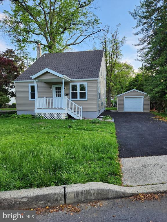Primary Photo - 20 Oak Ave