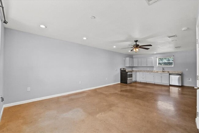 Building Photo - 6602 Prino Rd