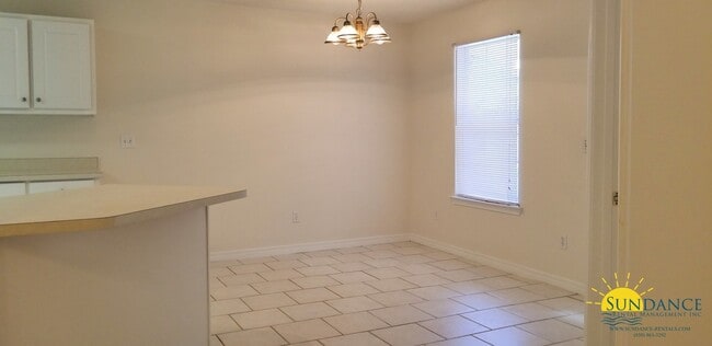 Building Photo - Great 3 Bedroom Home in Fort Walton Beach