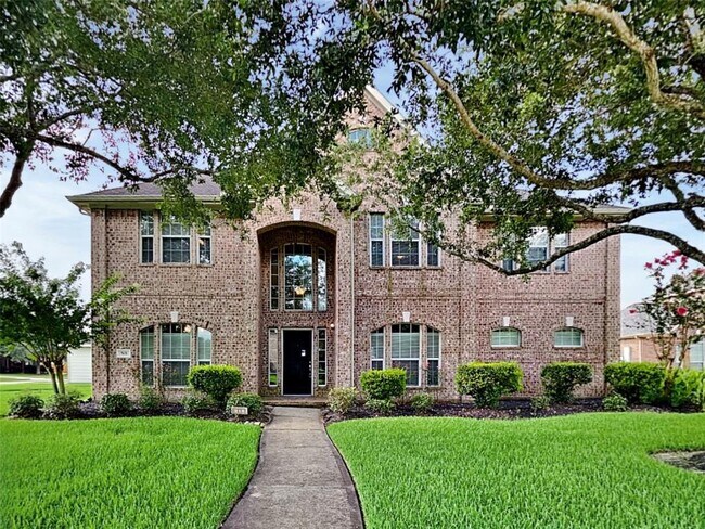 Primary Photo - 501 Falcon Lake Dr