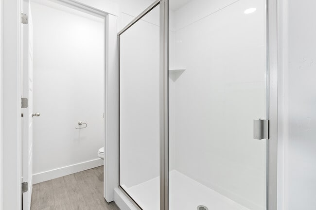 Building Photo - 4728 E Lake Corner Dr