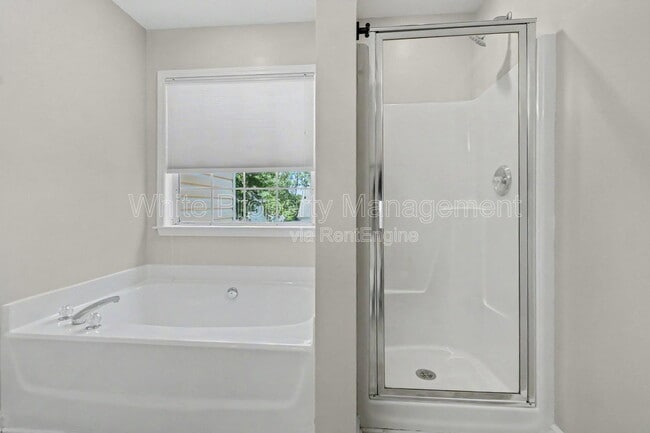 Building Photo - 13606 Red Wine Ct