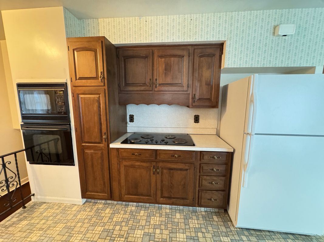 Building Photo - 28556 Milton Ave