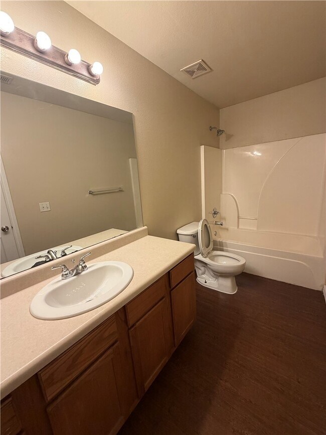 Building Photo - 231 Graystone Cir