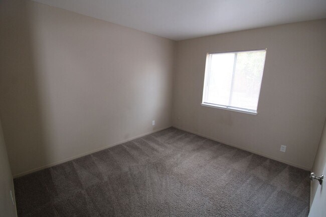 Building Photo - $3095 - Cozy 2/1 in the heart of Downtown San Jose