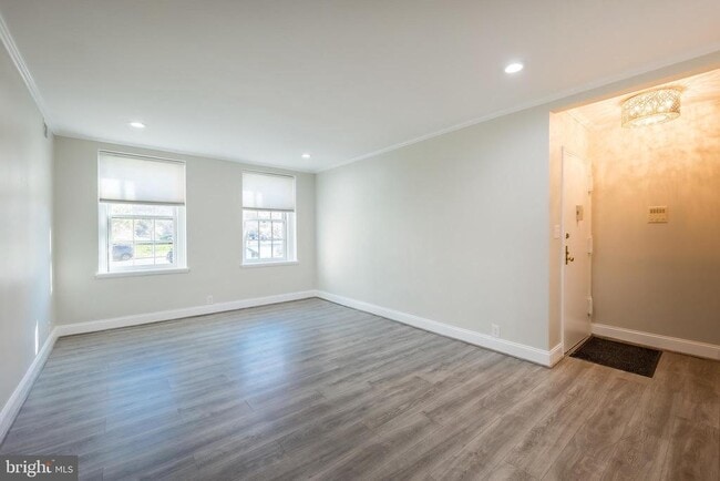 Building Photo - 3888 Porter St NW