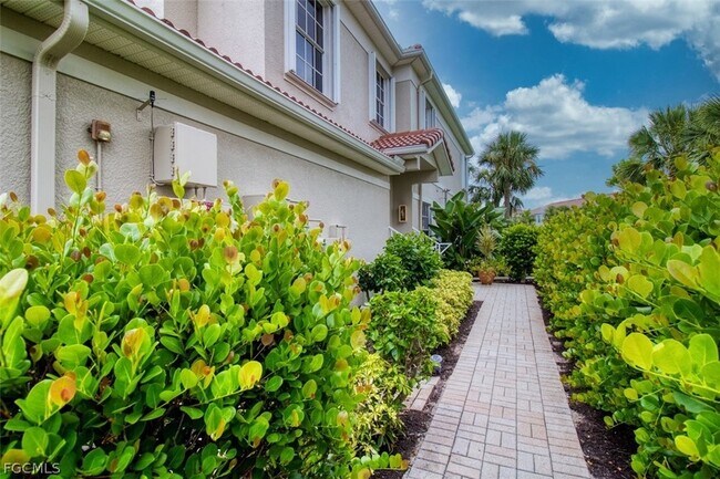 Building Photo - 9205 Belleza Way