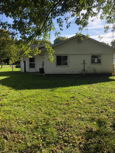 Building Photo - 423 N Emmett St