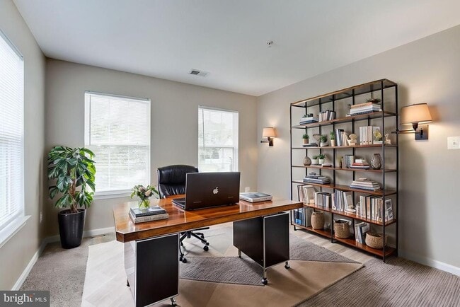 Building Photo - 151 Brynwood St