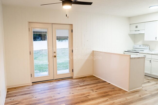 Building Photo - 3120 E Governor John Sevier Hwy