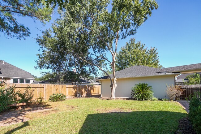 Building Photo - 22430 Water Edge Ln