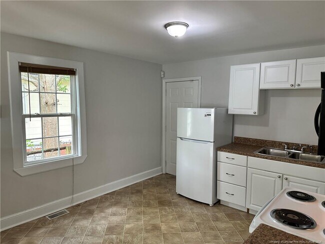 Building Photo - 409 Boundary Ln