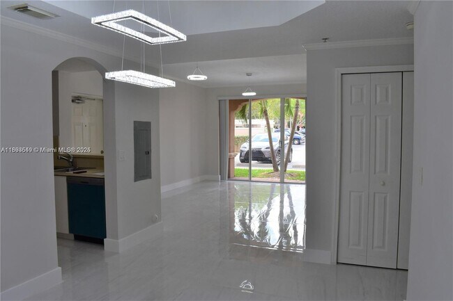 Building Photo - 6540 NW 114th Ave