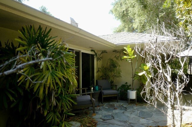 Building Photo - Coming Soon! Cozy home in South Pasadena.