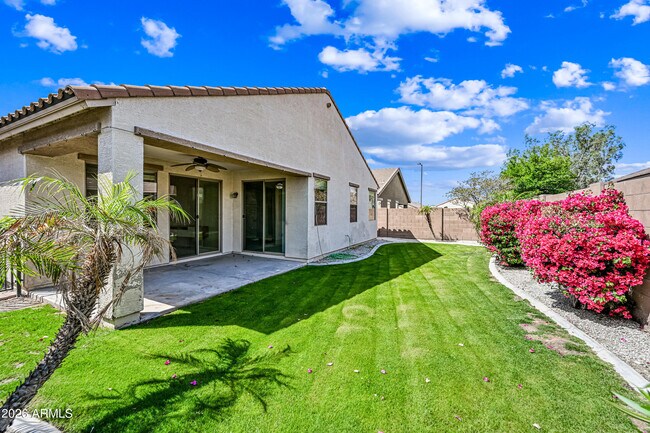 Building Photo - 23862 W Gibson Ln