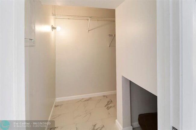 Building Photo - 2590 Coral Springs Dr