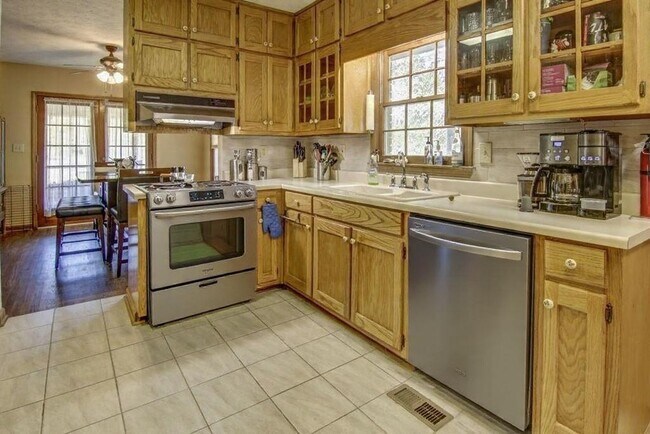 Building Photo - 4811 Cook Rd SW