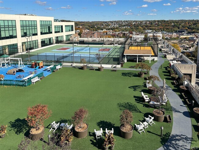 Building Photo - 10 City Pl