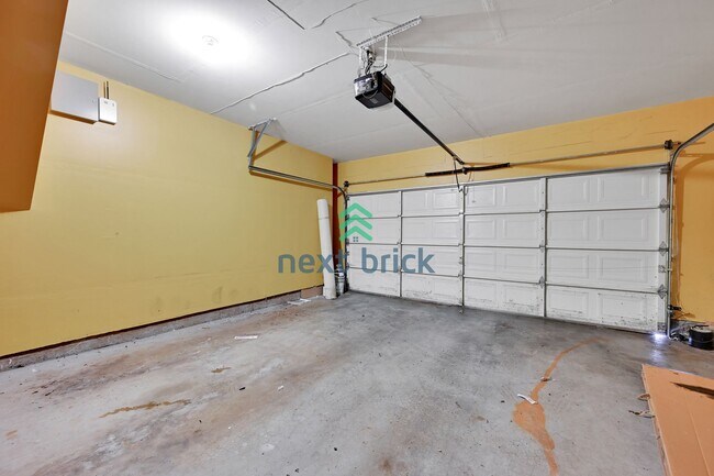Building Photo - 3 BED & 2.5 BATH SINGLE FAMILY HOUSE FOR RENT
