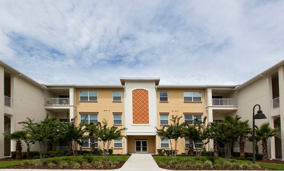 Lake Sherwood Apartments 1724 London Crest Dr Orlando FL 32818