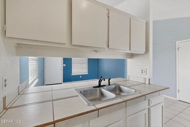 Building Photo - 11455 Sundrop Ct