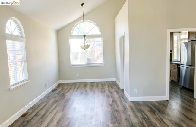 Building Photo - 2413 Santa Cruz Ct