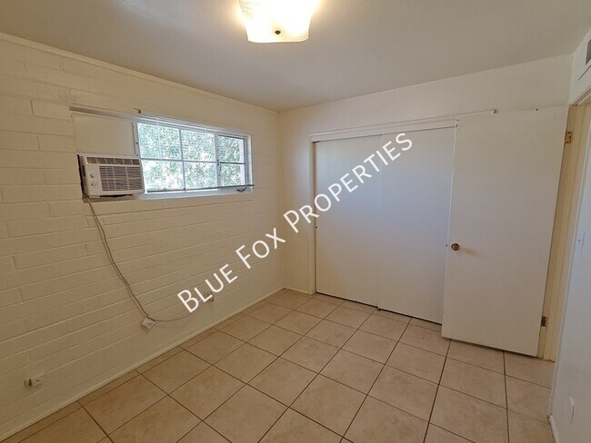 Building Photo - 1224 N Camilla Blvd
