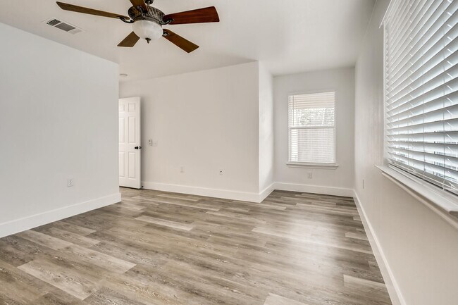 Building Photo - 1604 Anise Dr