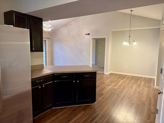 Building Photo - Beautiful 2 Bedroom 2 Bath Condo In St. Peter's