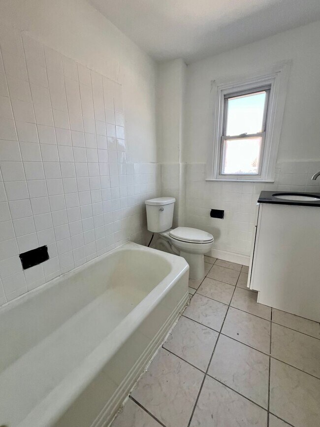 Building Photo - Gorgeous 3-Bedroom Townhome in Chester! Available NOW!