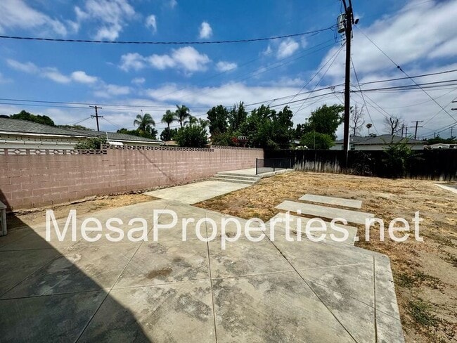 Building Photo - 677 E Highland Ct