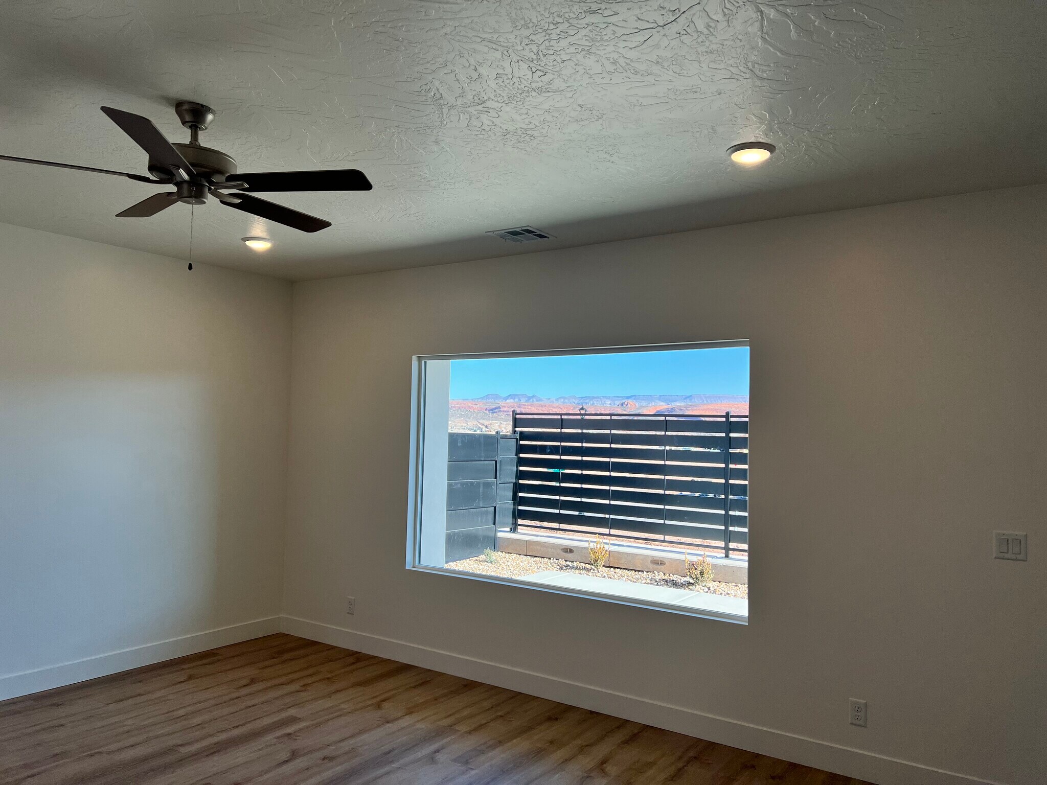 Building Photo - 499 S Stewart Creek Cv
